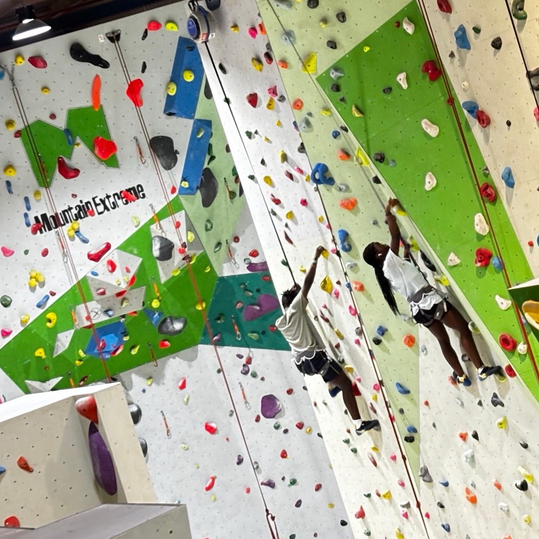 Klettern in Dubai: Indoor Kletterstunde bei Mountain&nbsp;Extreme