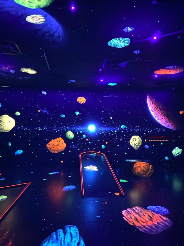 Sommer Indoor-Aktivitäten in Dubai- Blacklight
